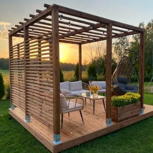 Pergola näkösuoja sohvaryhmä
