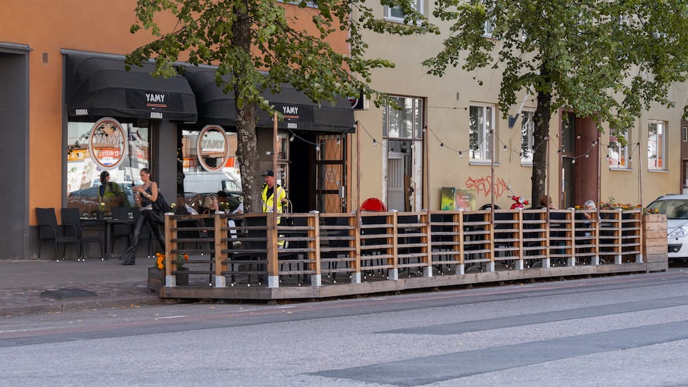 Parklet-terassi Yamy Bar&Bistro