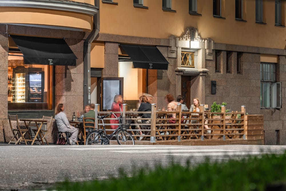 Parklet terassi ravintola Osteria Di Gusti